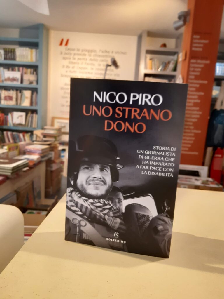 “Uno Strano Dono” in libreria (foto e commenti dei lettori)